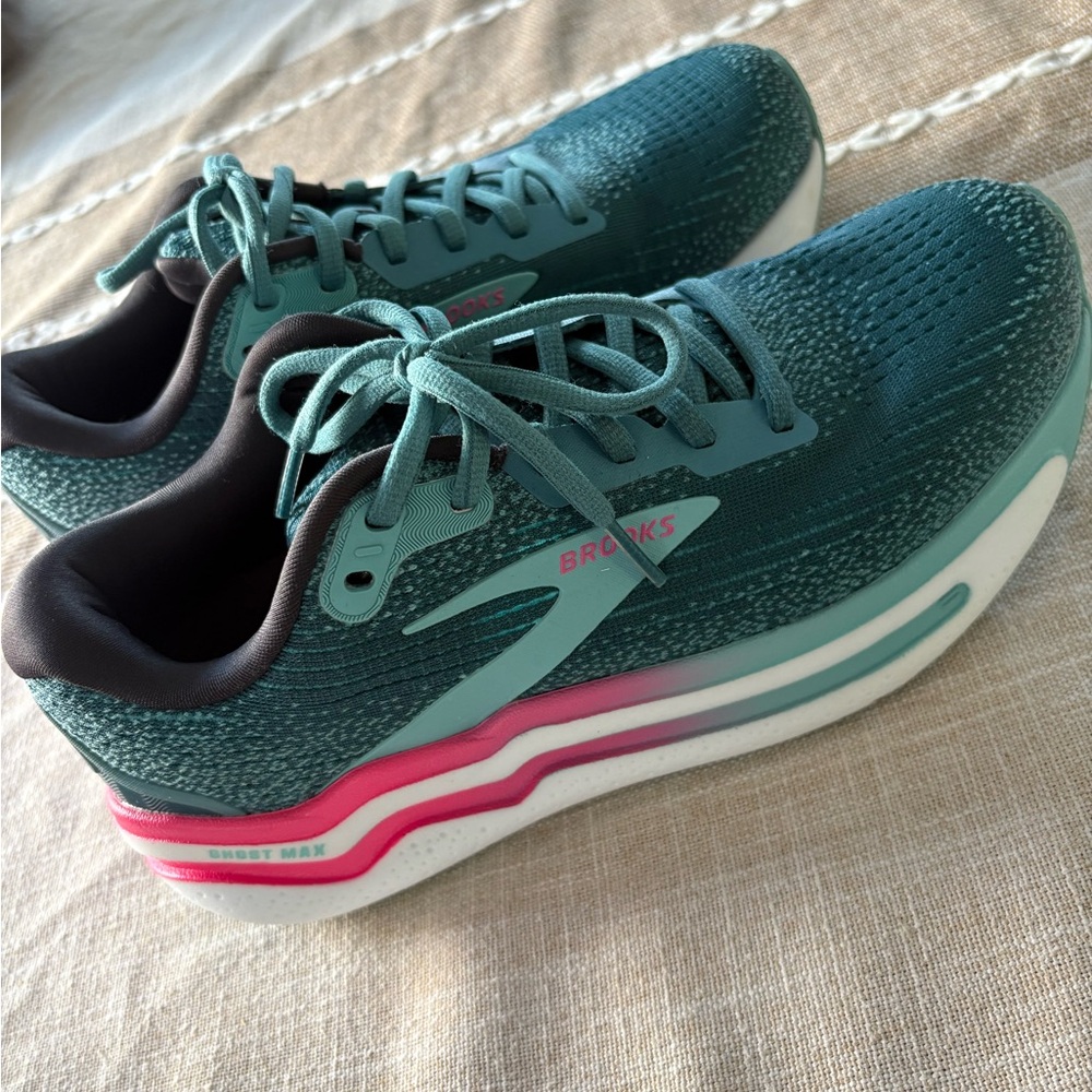 Brooks Women's Ghost Max 2